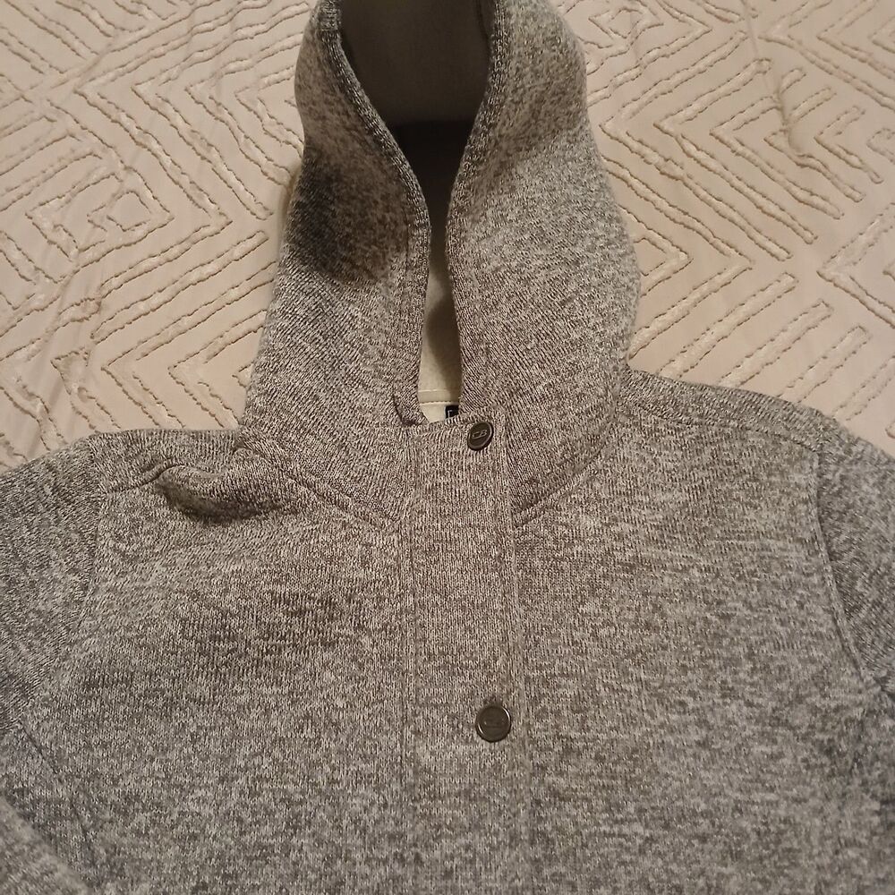 Women's Gray Button-Front Fleece Jacket in Large - Picture 5 of 6